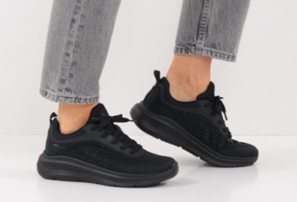 SNEAKERSS.png